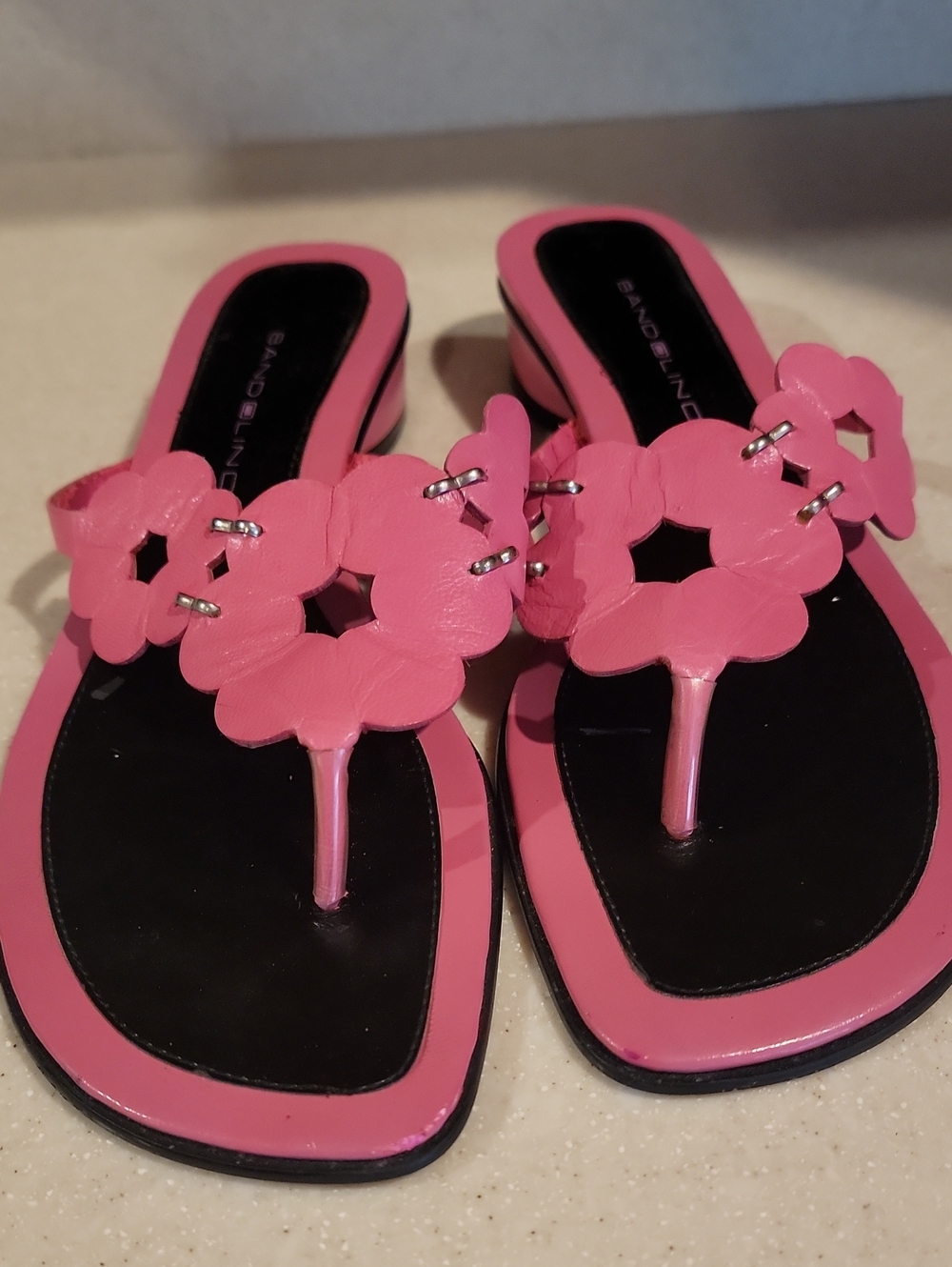 Bandolino Hot Pink Floral Thong Sandals. Cute and comfy.